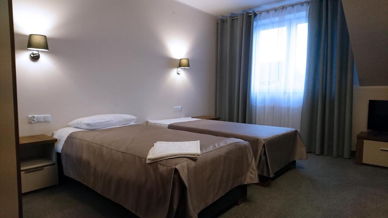 Dom Weselny Wenus Pokoje Hotelowe Przedborz Bagian luar foto